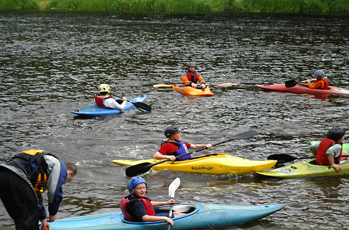 Archive photograph associated with graph likely relating to Canoes1